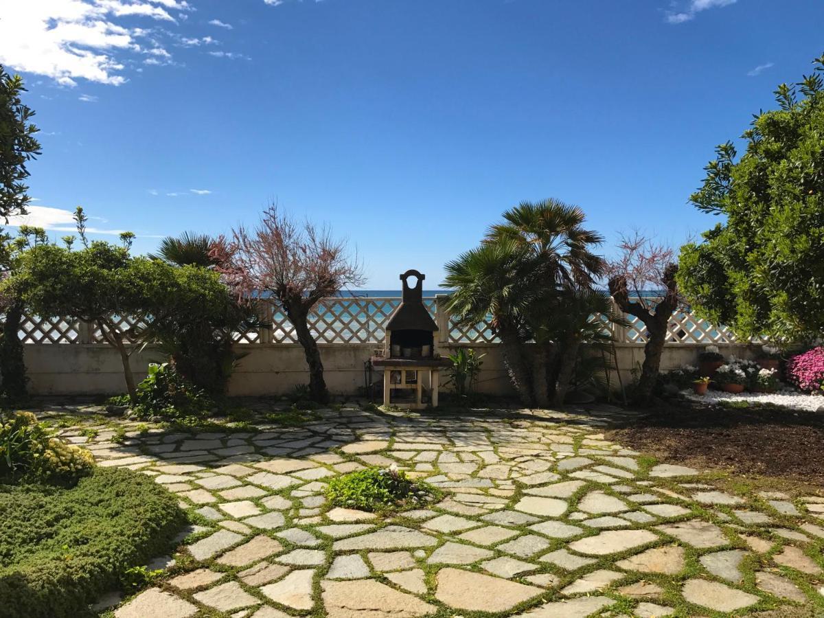 Il Giardino Sul Mare B&B 리바 리구레 외부 사진